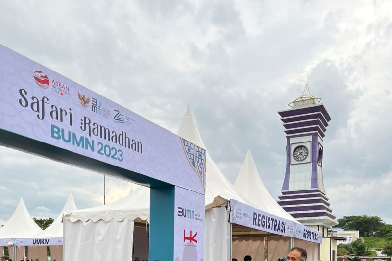 Hutama Karya gelar pasar murah 1.000 paket sembako dan Bazar UMKM Hutama Karya gelar pasar murah 1.000 paket sembako dan Bazar UMKM