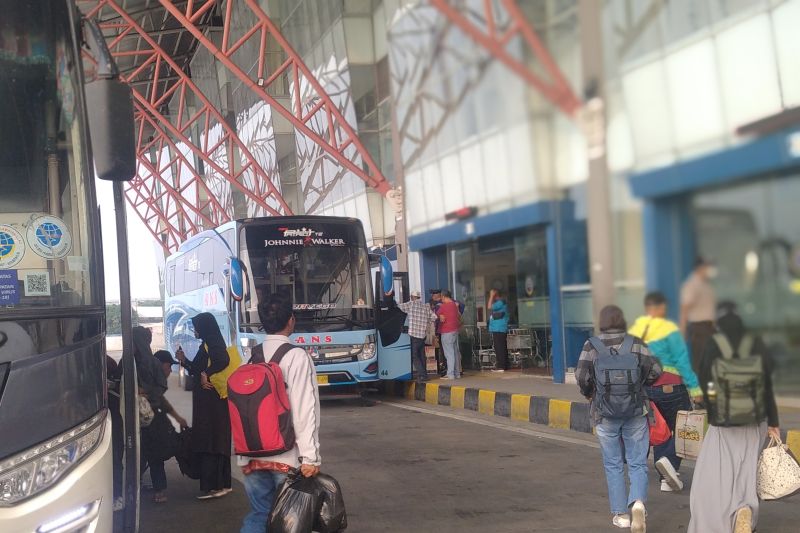 Terminal Pulo Gebang sediakan Amari antisipasi pemilir tiba dini hari Terminal Pulo Gebang sediakan Amari antisipasi pemilir tiba dini hari