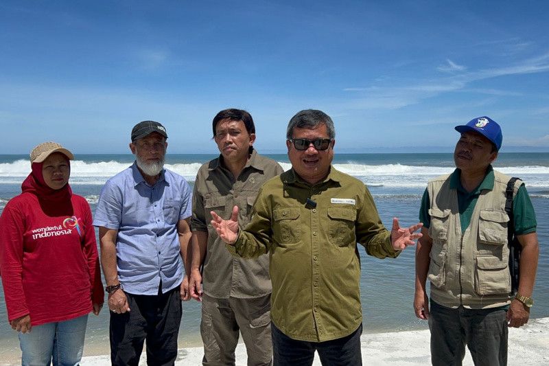 Bupati Garut sebut wisata pantai siap dikunjungi saat libur Lebaran Bupati Garut sebut wisata pantai siap dikunjungi saat libur Lebaran