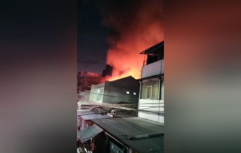 28 April 2022: 10 rumah di Tamansari Jakbar hangus terbakar