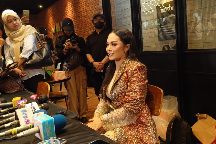Krisdayanti kini putuskan pakai nama sesuai akta lahir Krisdayanti kini putuskan pakai nama sesuai akta lahir