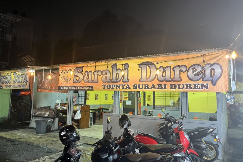 Kedai Surabi Duren, kuliner tradisional yang dibuat pakai arang kayu Kedai Surabi Duren, kuliner tradisional yang dibuat pakai arang kayu