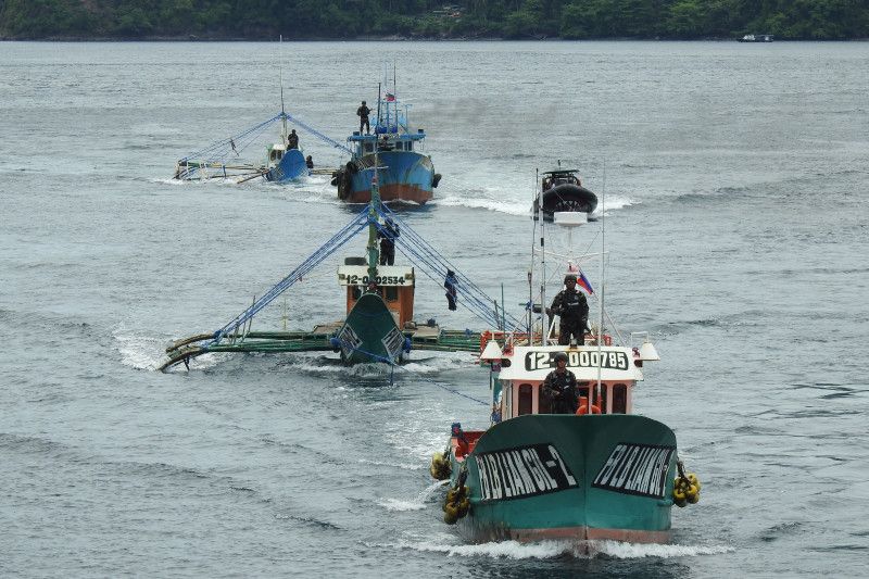 KKP tangkap enam kapal ikan asing di Laut Natuna dan Sulawesi KKP tangkap enam kapal ikan asing di Laut Natuna dan Sulawesi