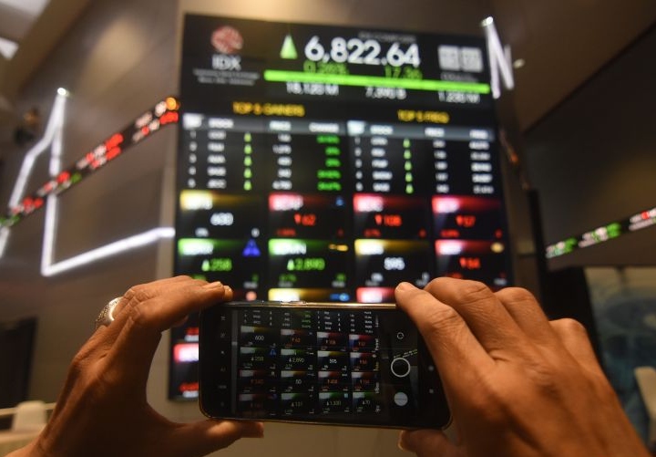 IHSG ditutup melemah dipimpin saham sektor teknologi