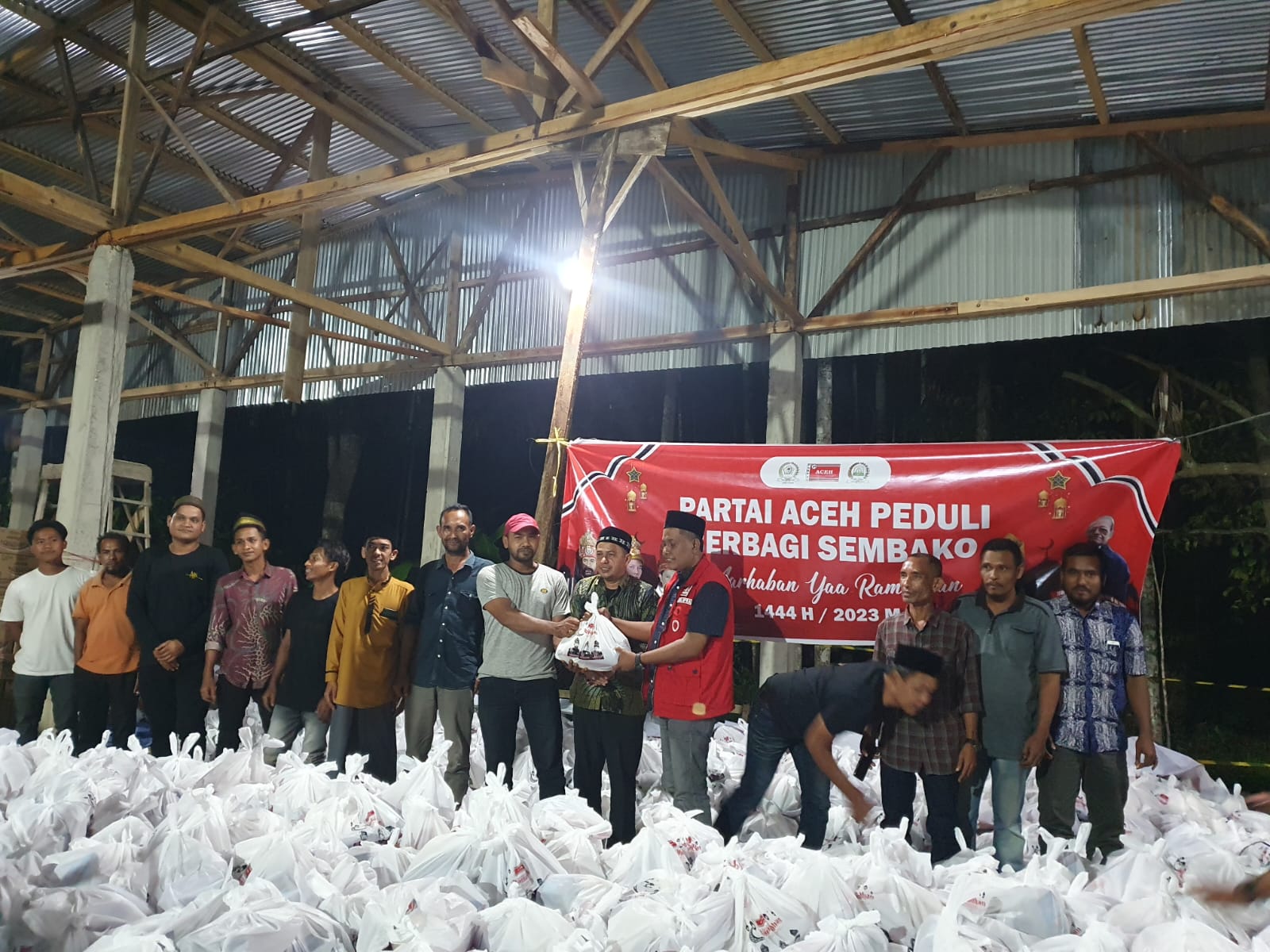 KPA/PA Sagoe dan Tgk Keuramat Aceh Utara salurkan paket Ramadan untuk warga