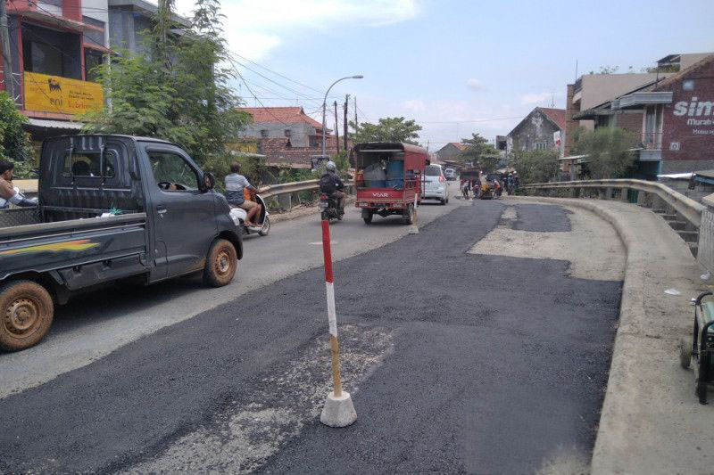 Jalan Jembatan Juwana Pati Yang Lama diperbaiki untuk sambut pemudik