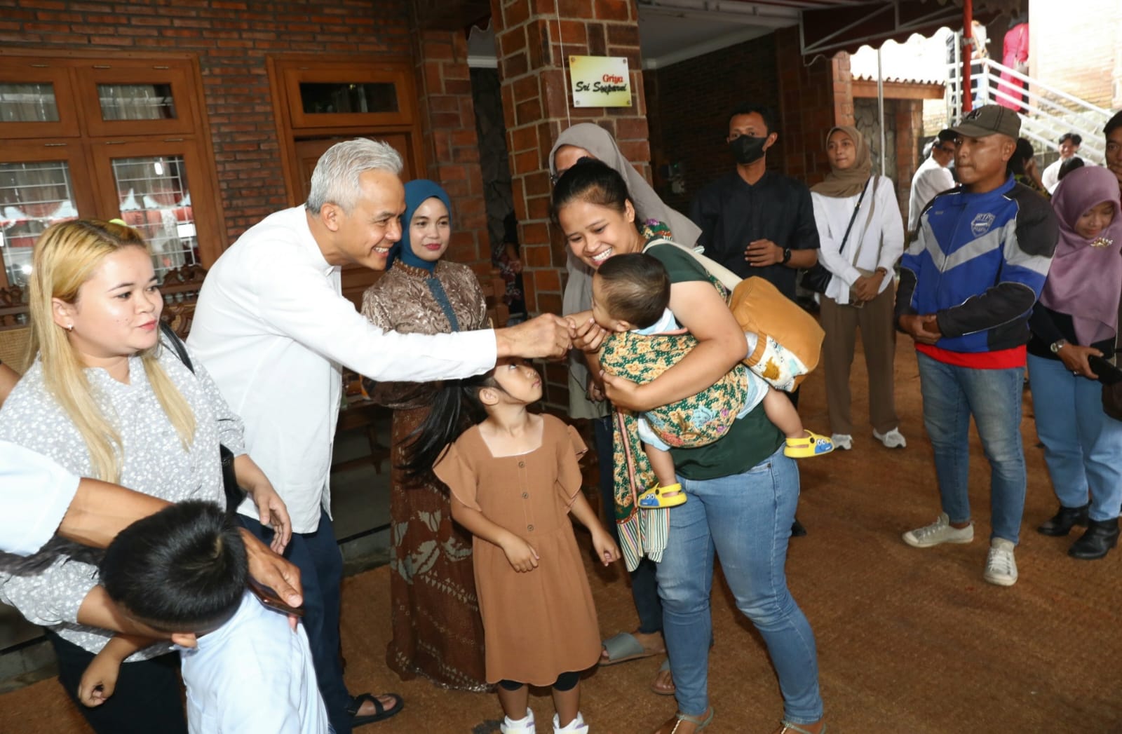Puluhan tokoh gereja datangi open house Gubernur Jateng Ganjar Pranowo Puluhan tokoh gereja datangi open house Gubernur Jateng Ganjar Pranowo