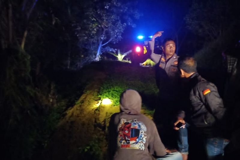 Duh! Mobil pemudik ikuti Google Maps masuk jurang di Singajaya Garut Duh! Mobil pemudik ikuti Google Maps masuk jurang di Singajaya Garut