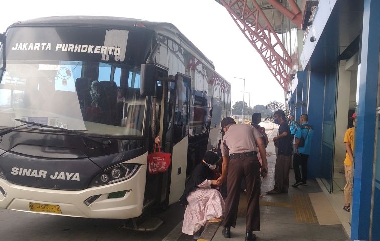 Arus balik di terminal terpadu Pulo Gebang Sabtu meningkat