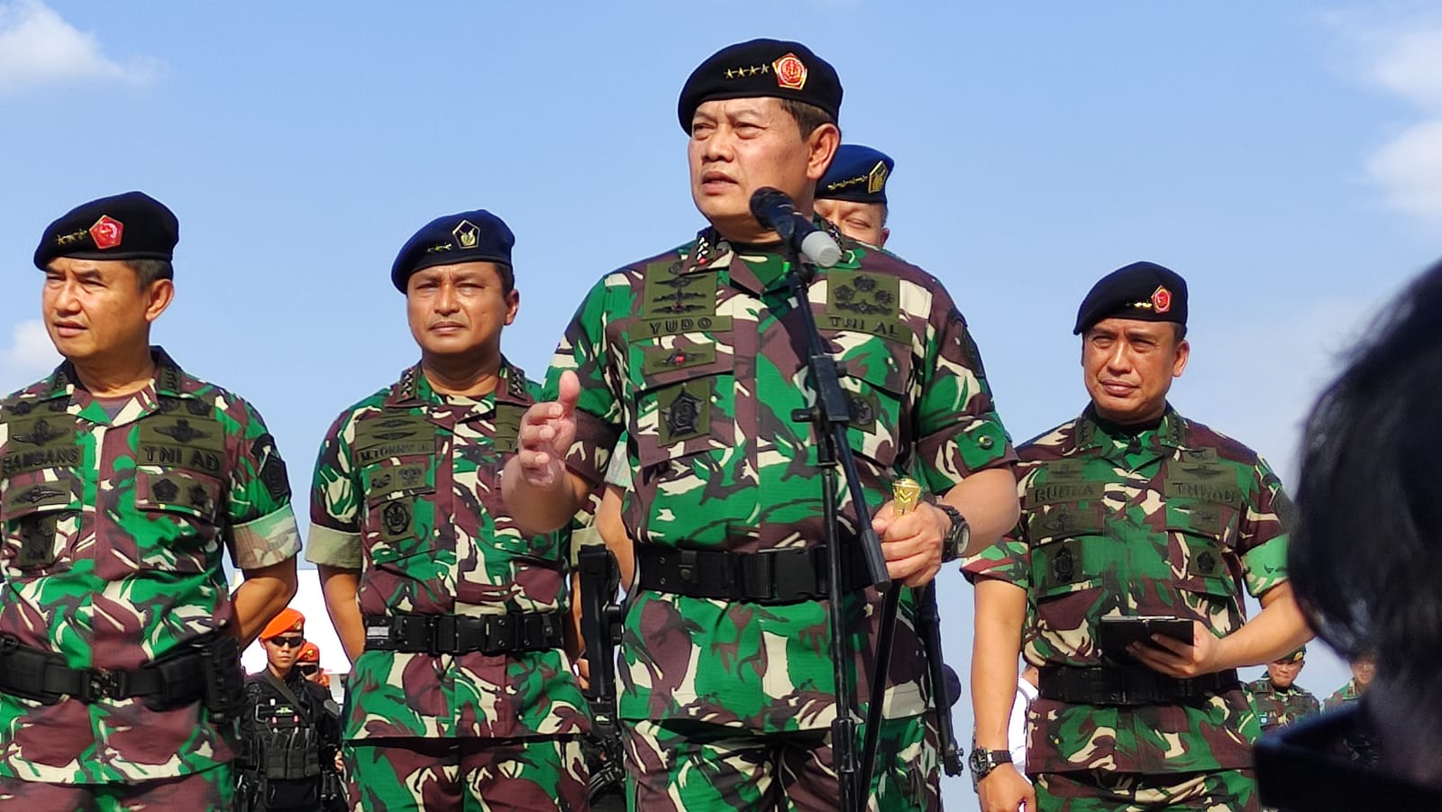 Sebanyak 39 personel TNI diberangkatkan untuk evakuasi WNI di Sudan Sebanyak 39 personel TNI diberangkatkan untuk evakuasi WNI di Sudan