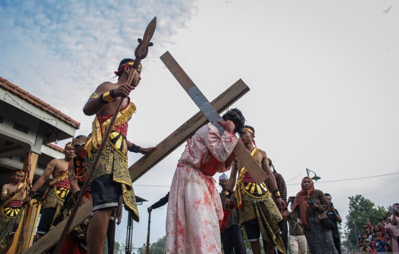 Hasto ajak masyarakat perkuat semangat pengabdian pada Jumat Agung Hasto ajak masyarakat perkuat semangat pengabdian pada Jumat Agung