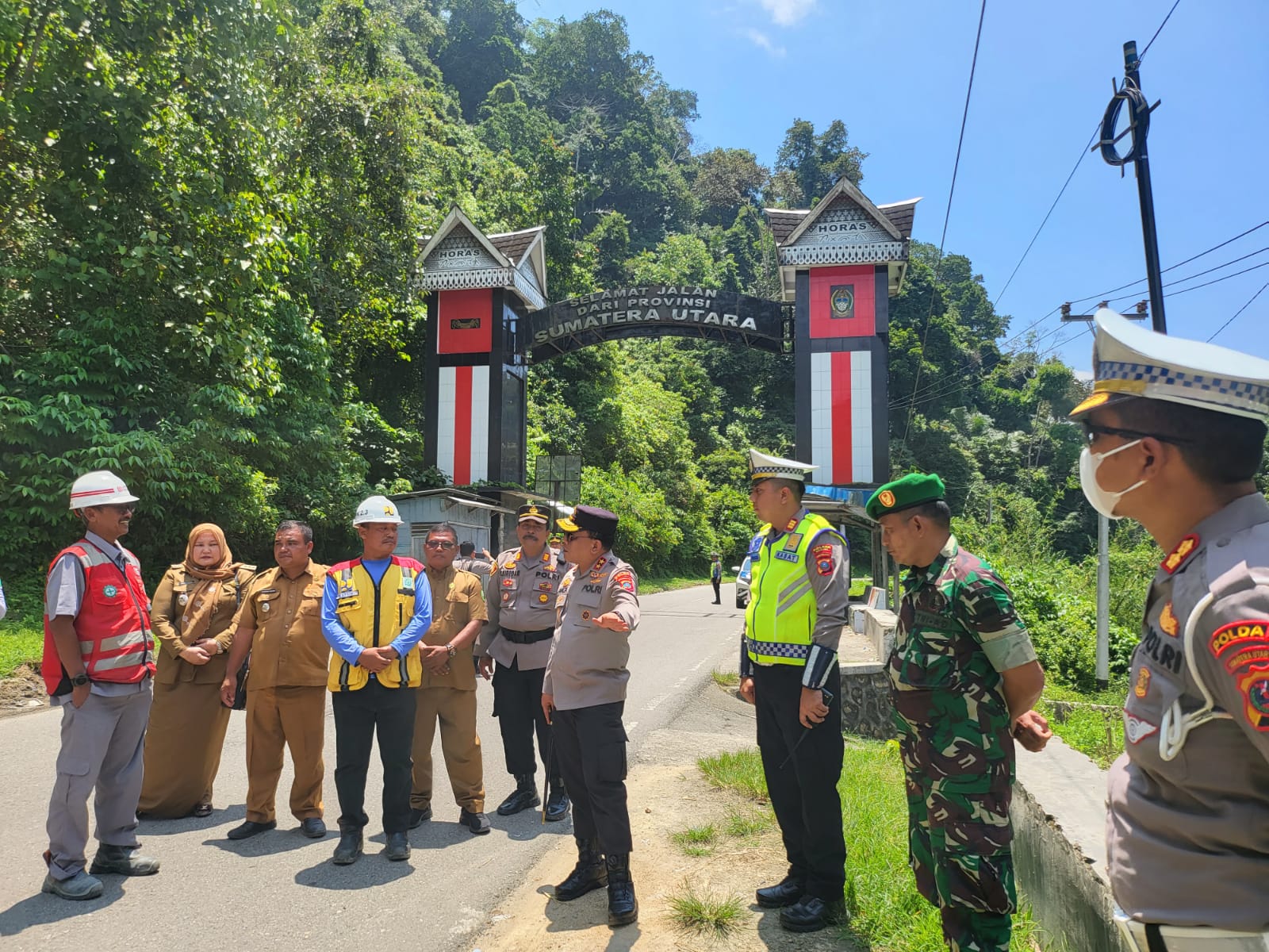 Jelang arus mudik, Kapolda Sumut tinjau perbatasan Sumut-Sumbar Jelang arus mudik, Kapolda Sumut tinjau perbatasan Sumut-Sumbar