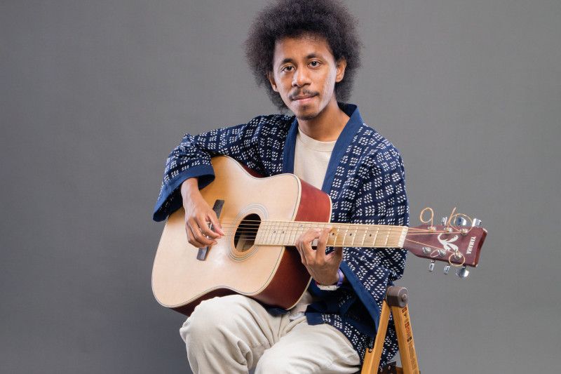 Lagu Komang dari Raim Laode terbanyak diputar sehari di Spotify Lagu Komang dari Raim Laode terbanyak diputar sehari di Spotify