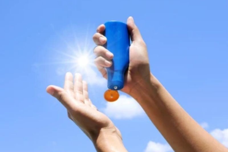 Indeks UV tinggi, dokter sarankan pakai tabir surya SPF minimum 30 Indeks UV tinggi, dokter sarankan pakai tabir surya SPF minimum 30