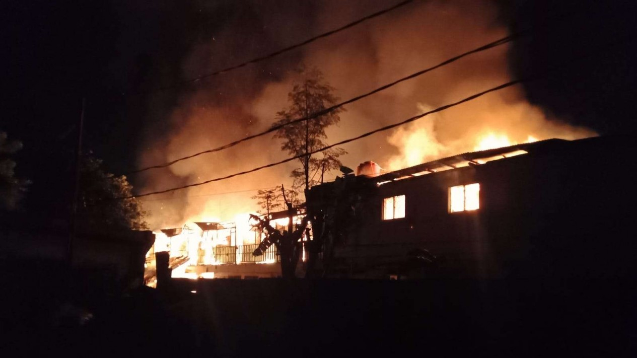 8 April 2022: Puluhan rumah dan kontrakan di Kalideres terbakar