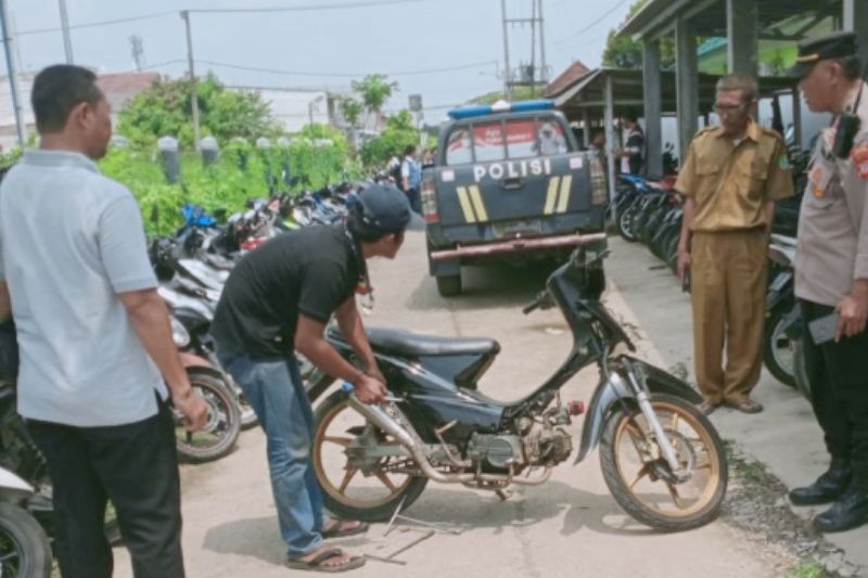 Polisi Karawang gelar operasi knalpot bersuara bising