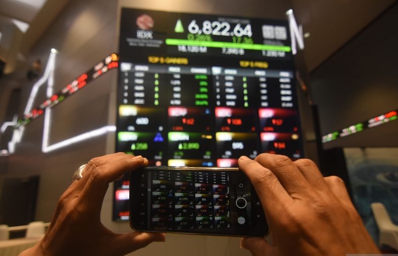 IHSG diperkirakan menguat ikuti bursa kawasan dan global IHSG diperkirakan menguat ikuti bursa kawasan dan global