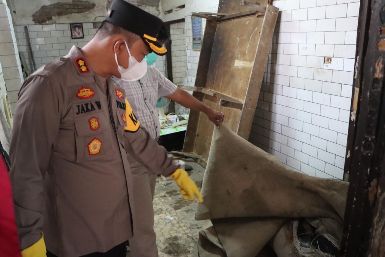 Terjunkan Unit K-9, Polres Tegal Kota dalami kasus penemuan mayat terbungkus karung Terjunkan Unit K-9, Polres Tegal Kota dalami kasus penemuan mayat terbungkus karung
