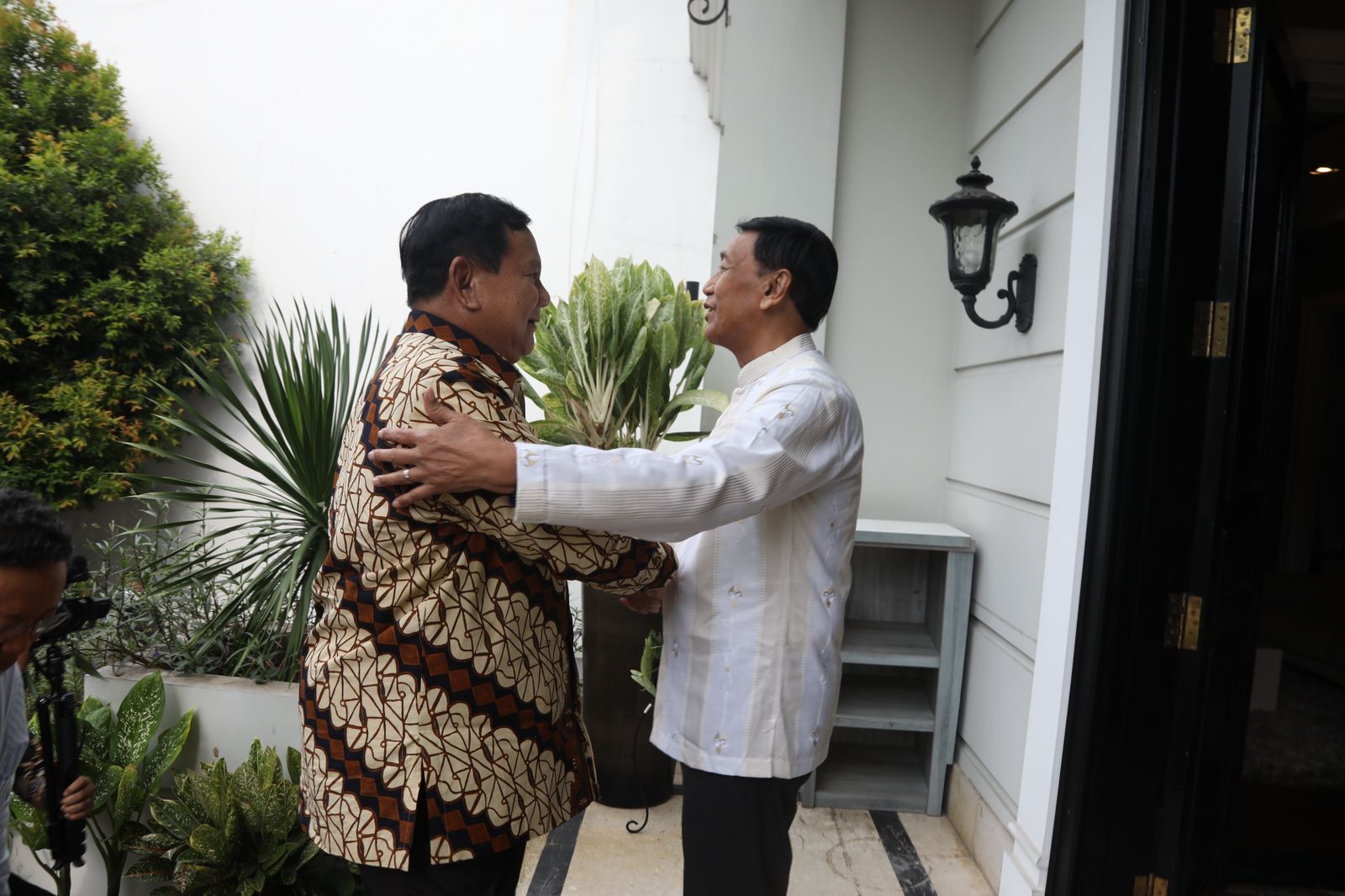 Menhan Prabowo silaturrahmi ke para sesepuh TNI Menhan Prabowo silaturrahmi ke para sesepuh TNI