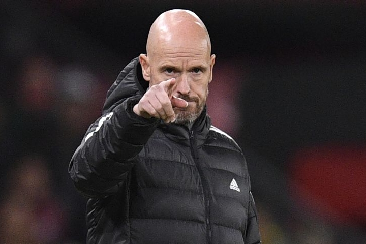Ten Hag tak pusingkan dua bek andalannya absen jelang lawan Forest