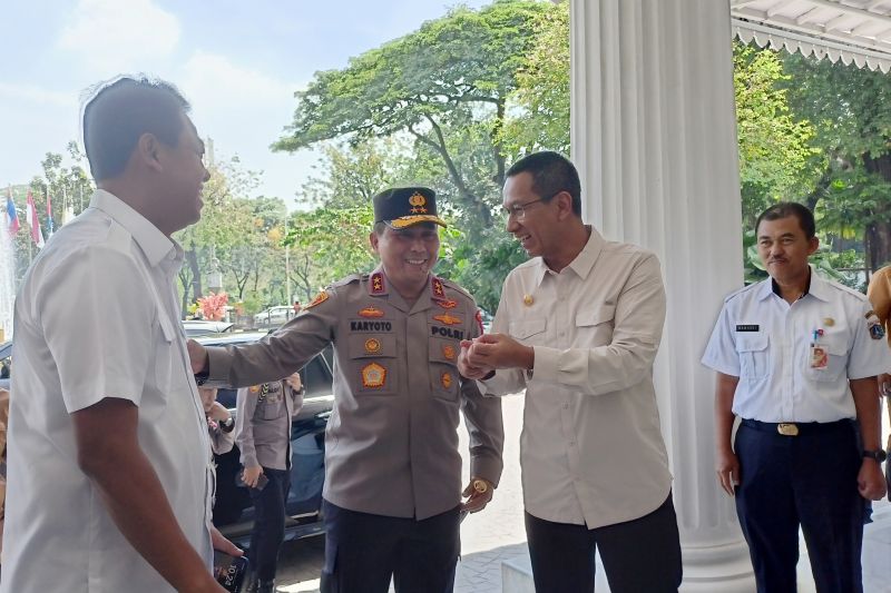 Kapolda Metro Jaya temui Pj Gubernur DKI bahas persiapan mudik Kapolda Metro Jaya temui Pj Gubernur DKI bahas persiapan mudik