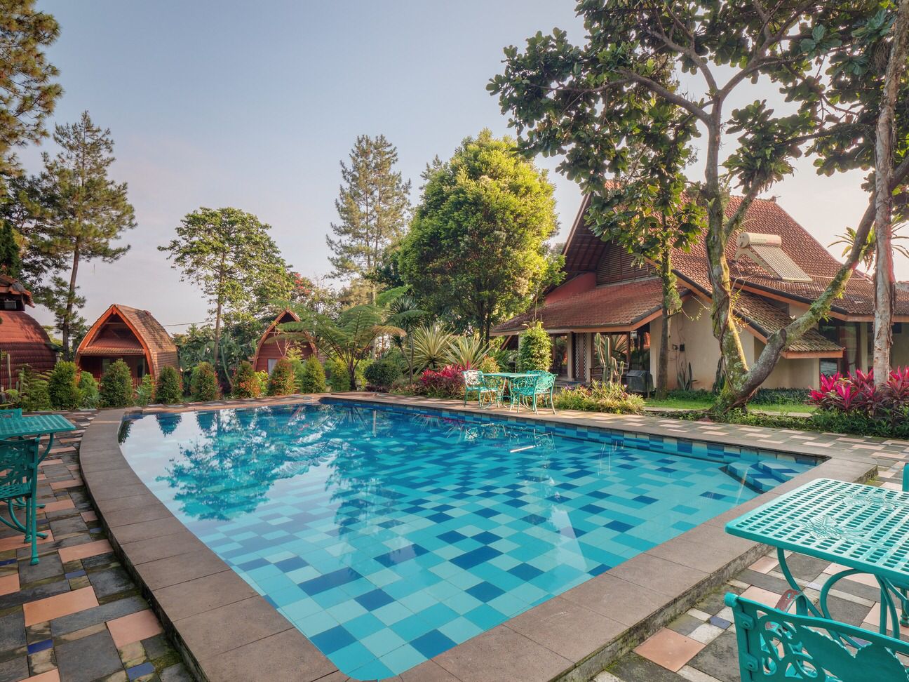 www.waringinhospitality.com beri Diskon Spesial Lebaran 2023 www.waringinhospitality.com beri Diskon Spesial Lebaran 2023