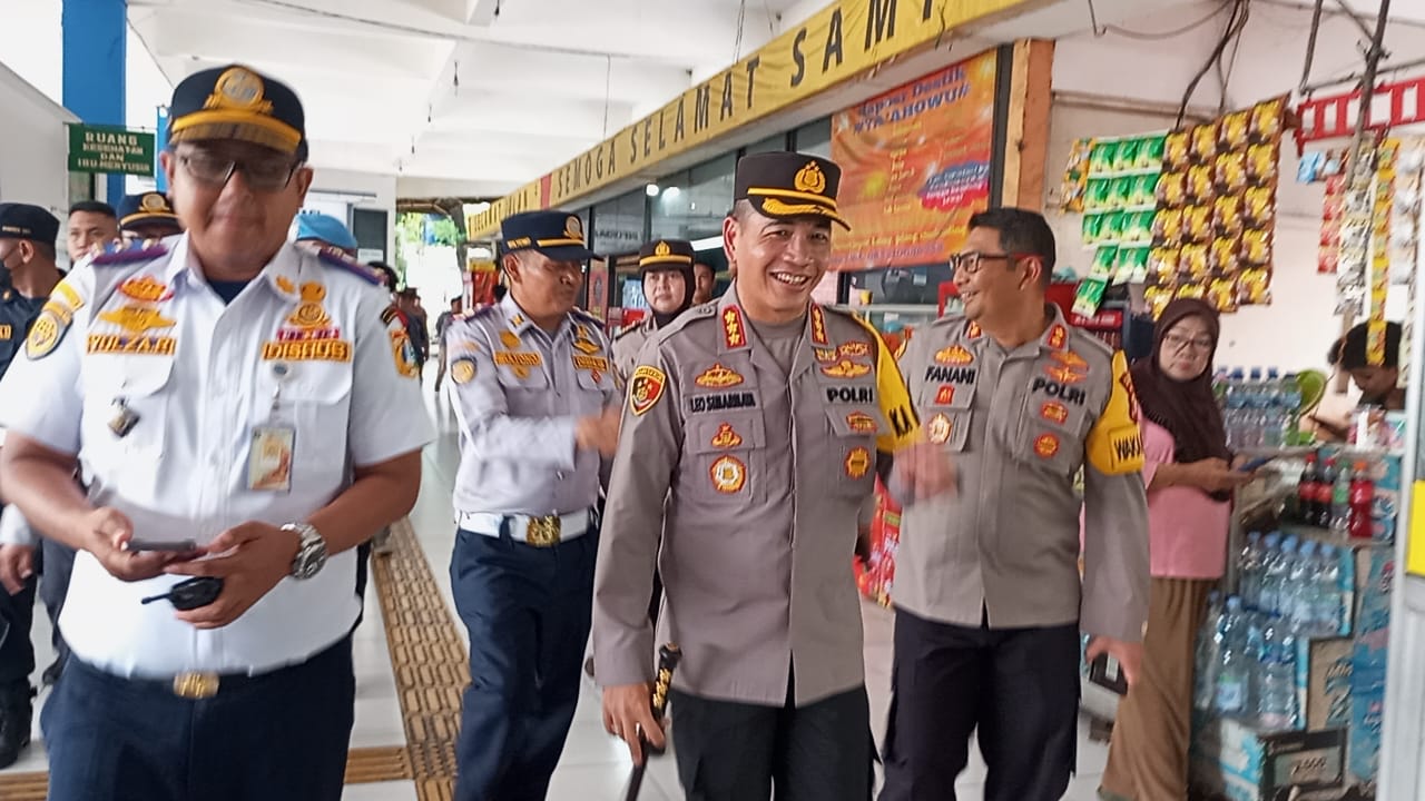 Kapolres Jaktim imbau sopir jaga keselamatan pemudik Kapolres Jaktim imbau sopir jaga keselamatan pemudik