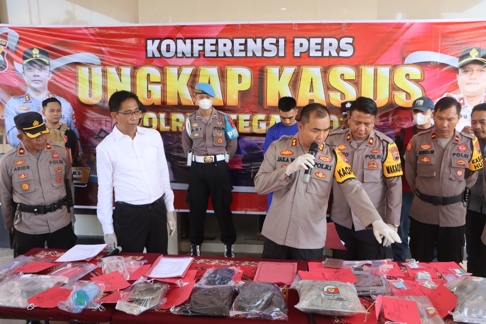Sempat kelabui polisi, pelaku pembunuhan mayat dalam karung berhasil ditangkap Sempat kelabui polisi, pelaku pembunuhan mayat dalam karung berhasil ditangkap