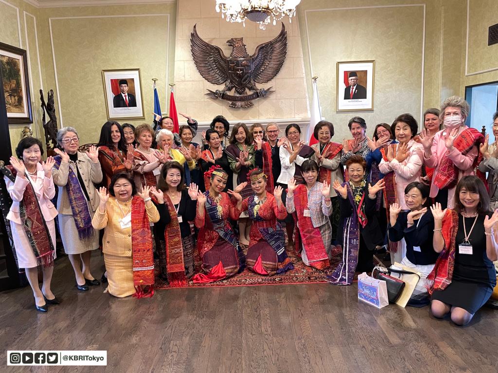 Dharma Wanita Persatuan KBRI Tokyo gelar pertemuan International Ladies Benevolent Society Dharma Wanita Persatuan KBRI Tokyo gelar pertemuan International Ladies Benevolent Society