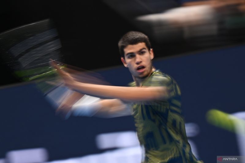 Alcaraz selamat dari ketakutan laga pembukanya di Madrid Open