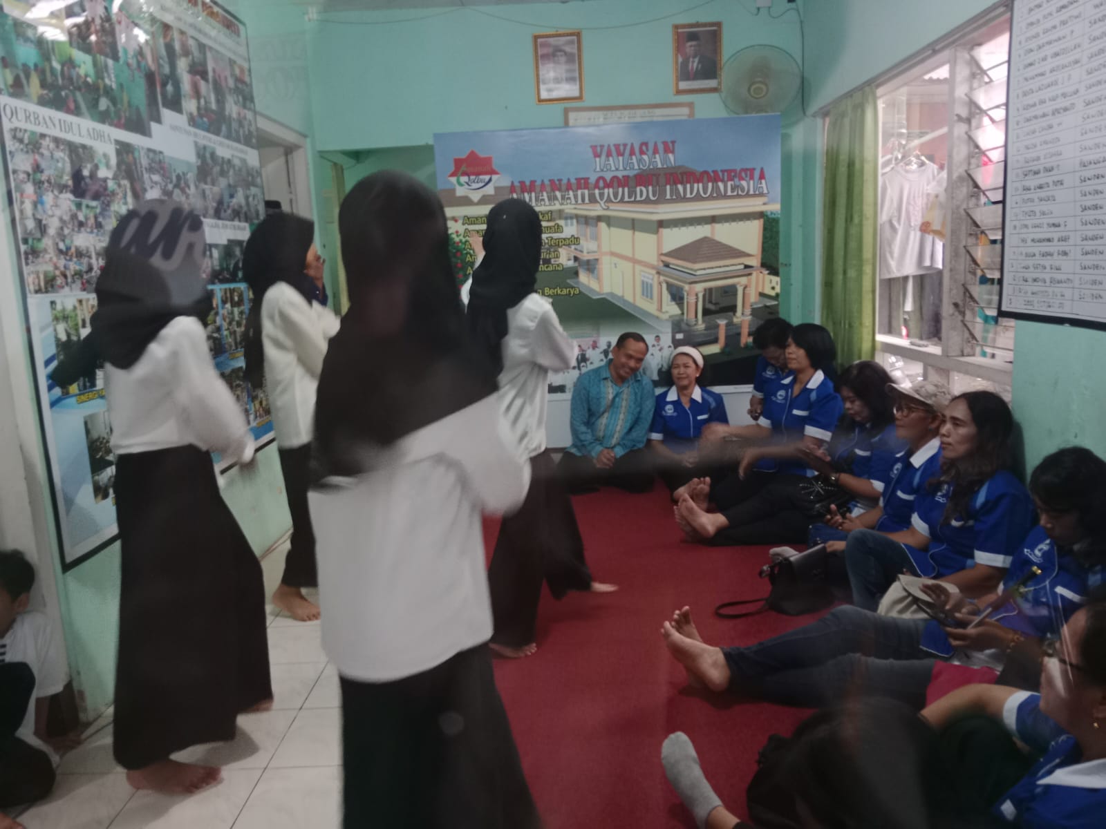 Wujudkan toleransi beragama, umat Kristiani berikan tali kasih untuk yatim piatu muslim