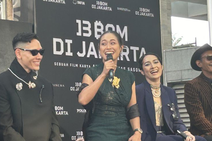 Putri Ayudya rela jalani latihan ala militer untuk perkuat karakternya di 13 Bom Di Jakarta Putri Ayudya rela jalani latihan ala militer untuk perkuat karakternya di 13 Bom Di Jakarta