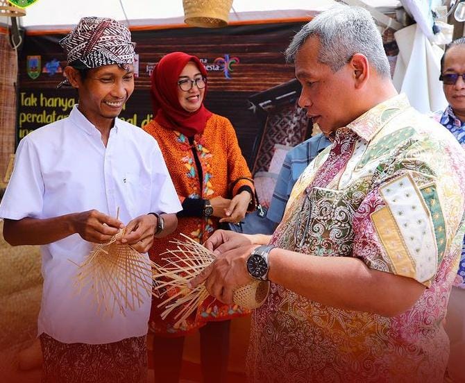 Angkat potensi daerah, Festival Kudus 2023 tampilkan produk ukir gebyok dan anyaman Angkat potensi daerah, Festival Kudus 2023 tampilkan produk ukir gebyok dan anyaman