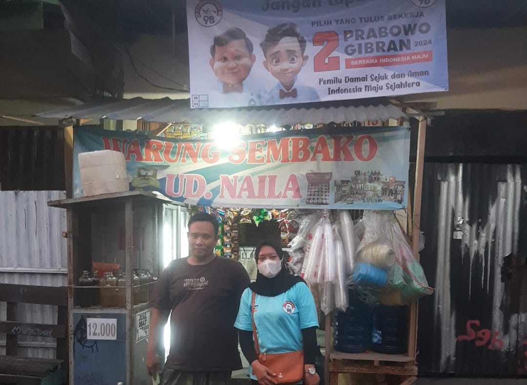 Bagikan spanduk Prabowo-Gibran, Persaudaraan 98 nilai antusiasme warga sangat tinggi Bagikan spanduk Prabowo-Gibran, Persaudaraan 98 nilai antusiasme warga sangat tinggi