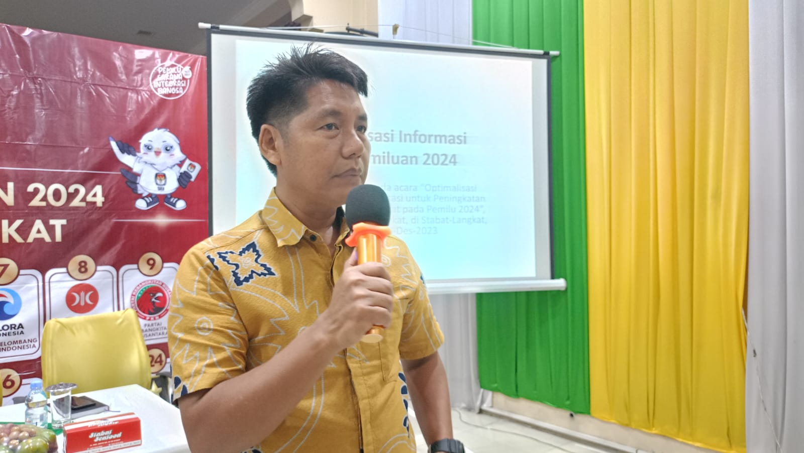KPU Langkat bekali pemilih pemula untuk menarik minat ke TPS KPU Langkat bekali pemilih pemula untuk menarik minat ke TPS