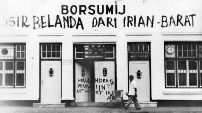 5 Desember 1957: Peristiwa Sinterklas Hitam dan pengusiran orang Belanda di Indonesia 5 Desember 1957: Peristiwa Sinterklas Hitam dan pengusiran orang Belanda di Indonesia