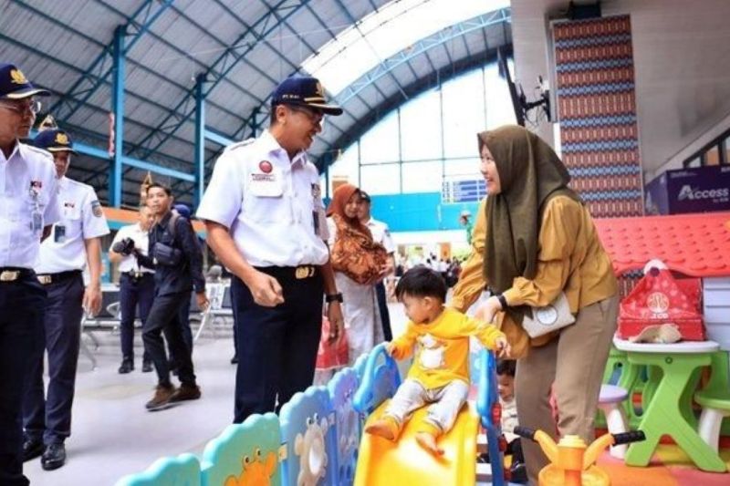 PT KAI Divre Palembang sediakan area bermain untuk anak di stasiun PT KAI Divre Palembang sediakan area bermain untuk anak di stasiun