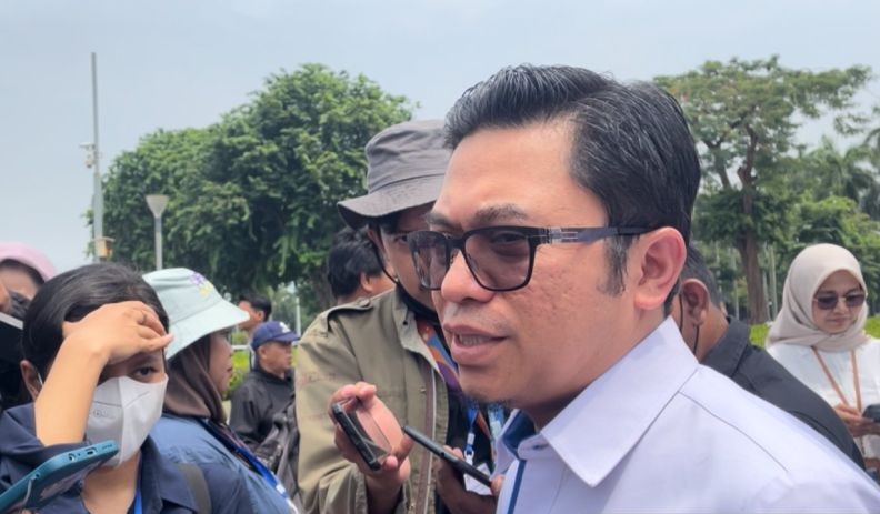 Himbauan Dirut TransJakarta agar masyarakat tak tempel APK di bus dan halte Himbauan Dirut TransJakarta agar masyarakat tak tempel APK di bus dan halte