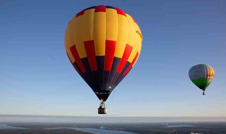 Balon mata-mata China disebut ada kaitan dengan penyedia internet AS