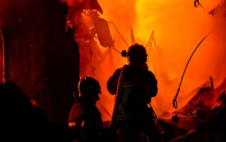 Kebakaran di Palmerah mengakibatkan 10 rumah terbakar Kebakaran di Palmerah mengakibatkan 10 rumah terbakar