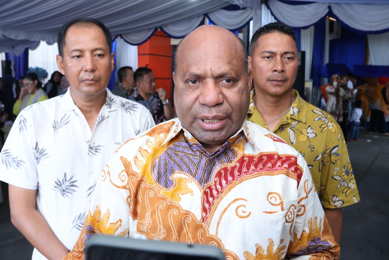 Kapolda Papua sampaikan duka cita atas meninggalnya Lukas Enembe Kapolda Papua sampaikan duka cita atas meninggalnya Lukas Enembe