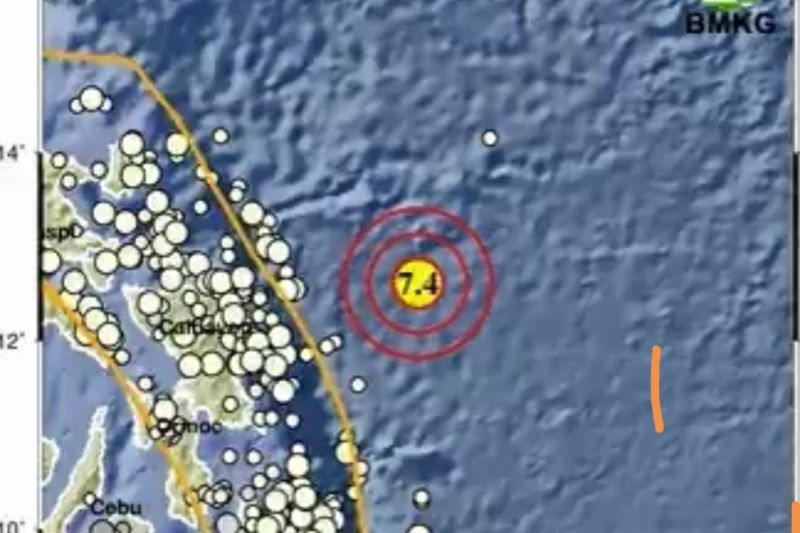 Gempa magnitudo 7,4 landa Melonguane Sulut