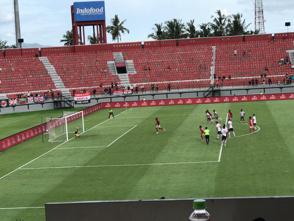 Bali United menang tipis 3-2 lawan Arema FC Bali United menang tipis 3-2 lawan Arema FC