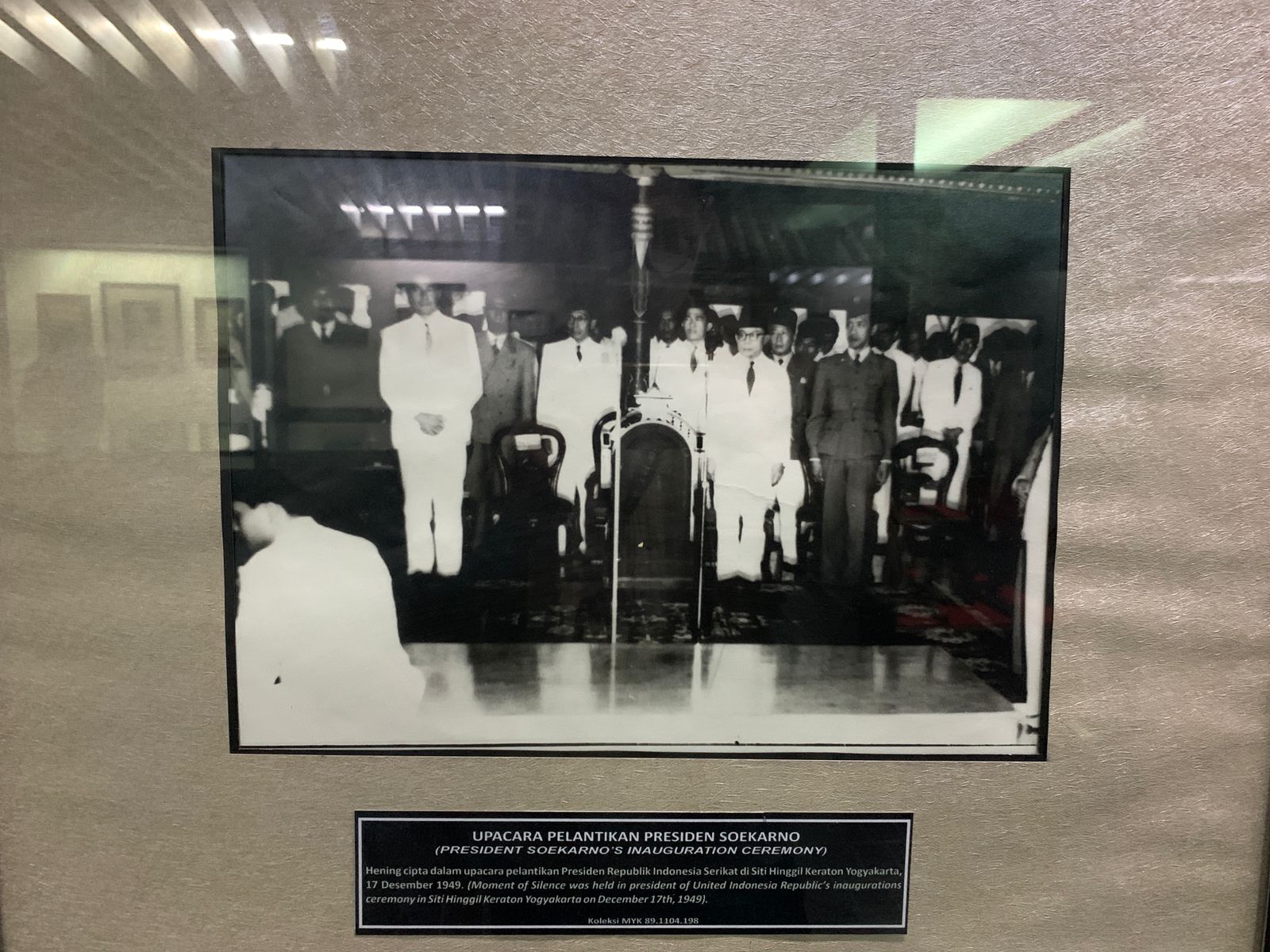 17 Desember 1949: Dilantiknya Ir. Soekarno menjadi Presiden Republik Indonesia Serikat 17 Desember 1949: Dilantiknya Ir. Soekarno menjadi Presiden Republik Indonesia Serikat