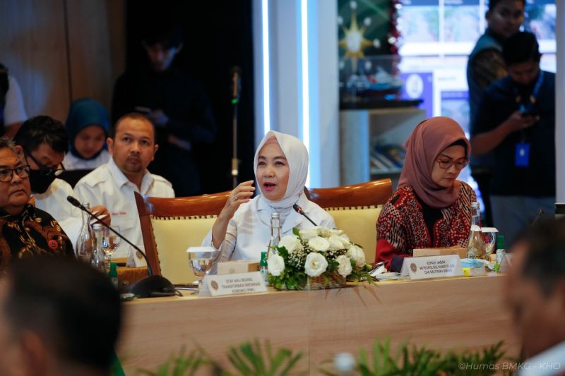 Waspada potensi cuaca ekstrem Natal dan Tahun Baru Waspada potensi cuaca ekstrem Natal dan Tahun Baru