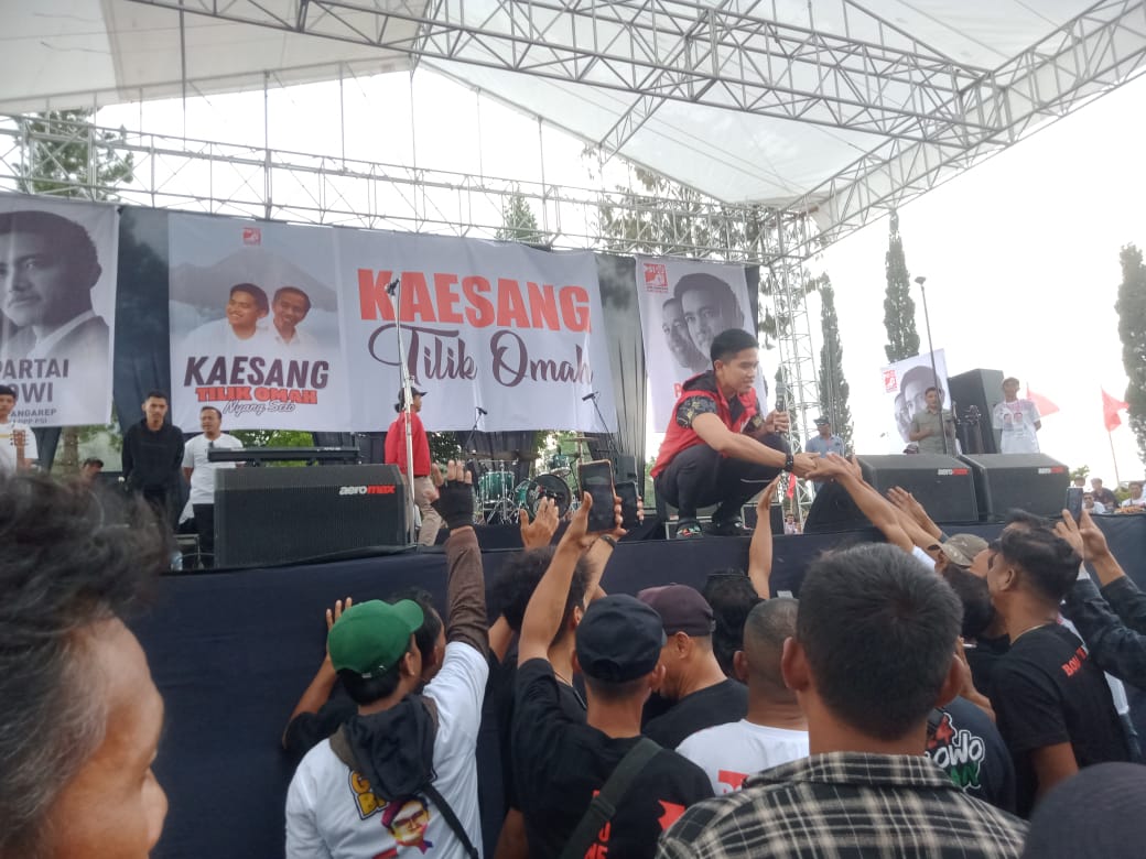 Kaesang temui perajin tembaga dan petani di lereng Merapi Kaesang temui perajin tembaga dan petani di lereng Merapi