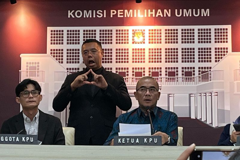 KPU izinkan cawapres gunakan kertas dan pena saat debat Pilpres 2024 KPU izinkan cawapres gunakan kertas dan pena saat debat Pilpres 2024
