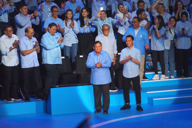 Prabowo: Upah Minimum Regional tak akan ada lagi dan melanjutkan strategi hilirisasi yang dilakukan Jokowi Prabowo: Upah Minimum Regional tak akan ada lagi dan melanjutkan strategi hilirisasi yang dilakukan Jokowi