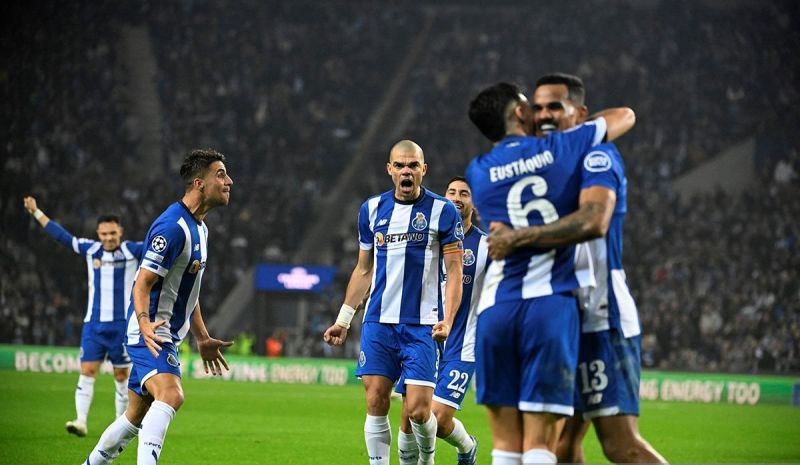 Babak 16 besar Liga Champions sajikan laga Napoli dan Barcelona