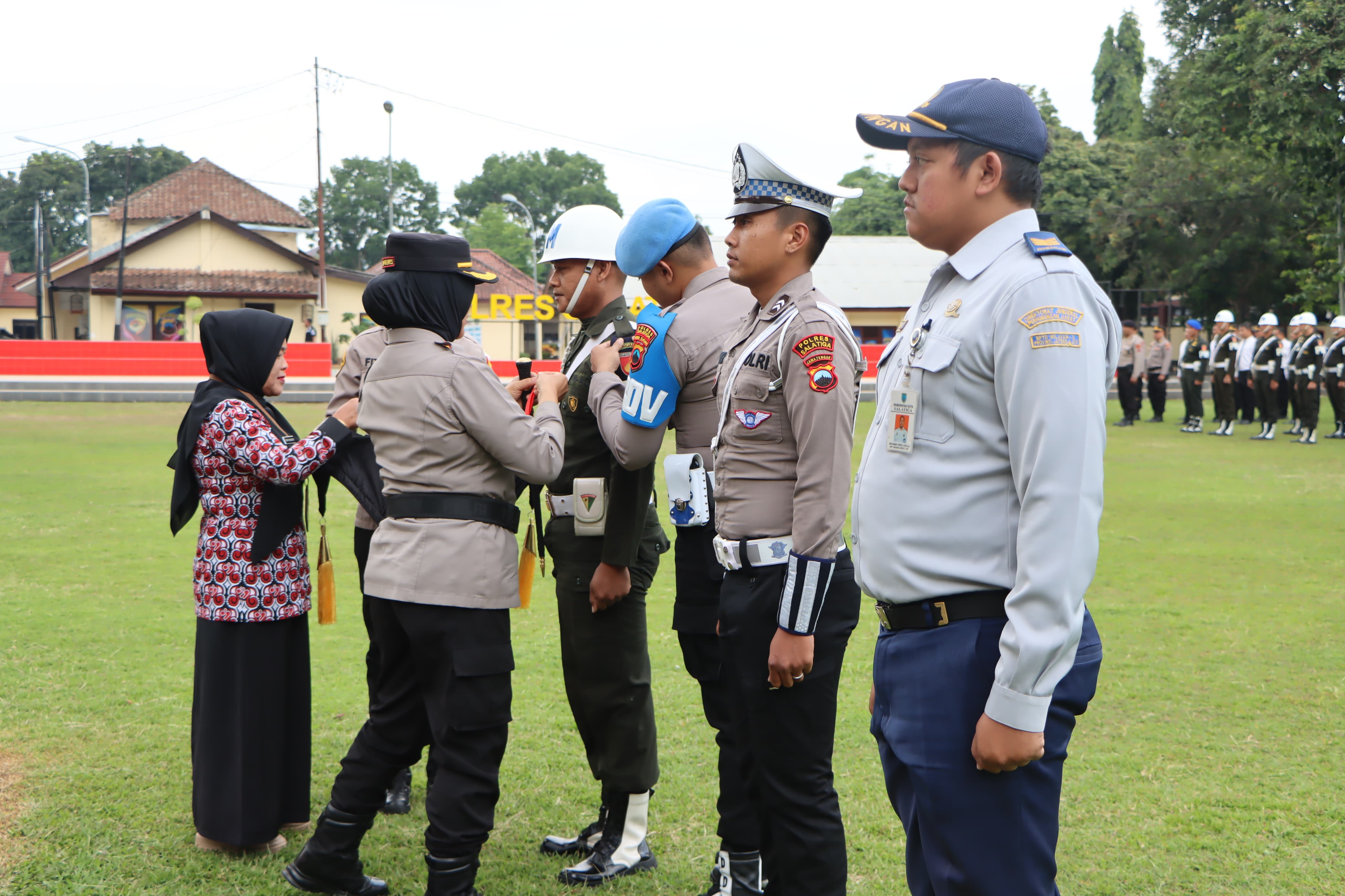 Polres Salatiga terjunkan 315 personel dalam Operasi Lilin Candi 2023 Polres Salatiga terjunkan 315 personel dalam Operasi Lilin Candi 2023